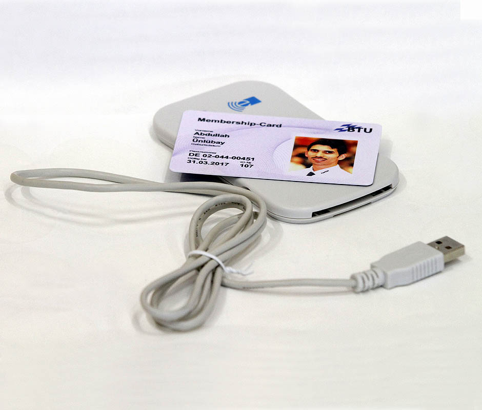 2012_Membership-Card_Lesegerät Chipkarte für erleichterte Registrierung