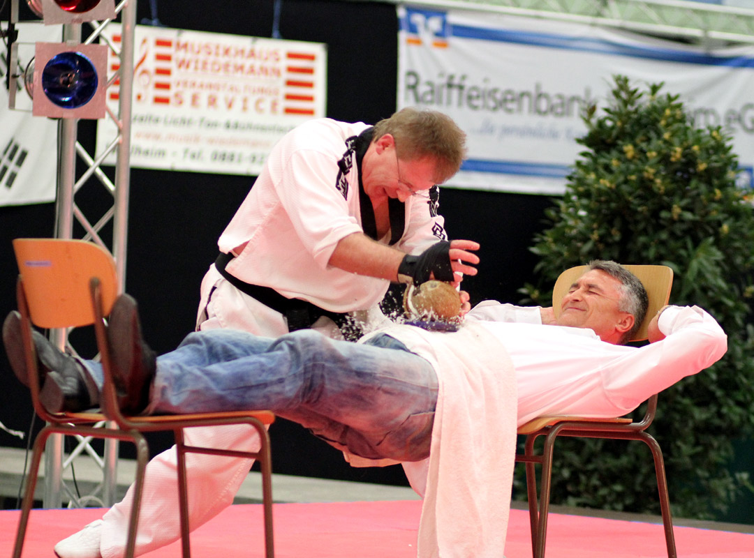 2010_Huglfing-Kokosnuss Kokosnuss-Weltrekord in Huglfing